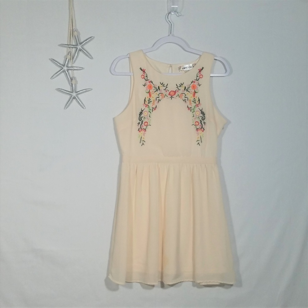 Mimi Chica A line Party Dress Creme Size M Embroidered - Picture 8 of 8